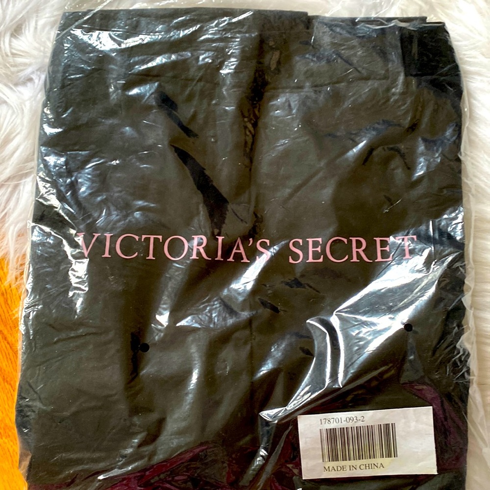 NWOT Body By Victoria Christie Fit pant black size 2